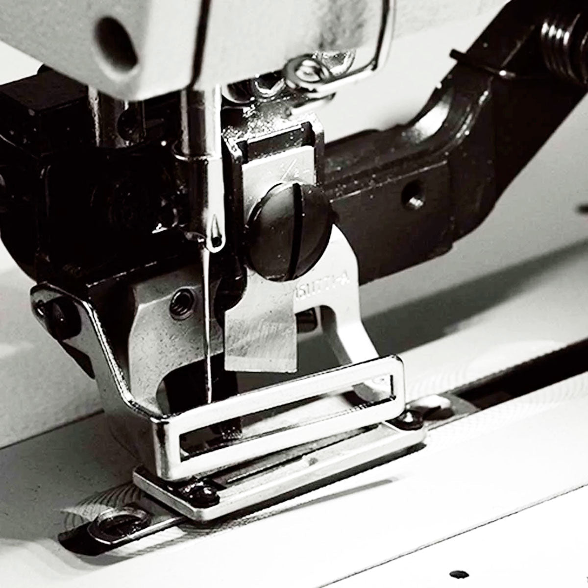 JACK JK-T781G-Z Mechanical Digital Buttonhole Sewing Machine Assembled with Table and Stand Included